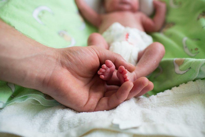 조기에 태어난 아기는 종종 면역 체계가 약하고 질병에 걸리기 쉽습니다.