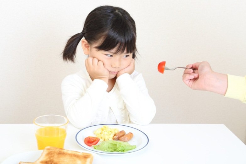먹기를 거부하는 아이들은 굶어야 한다?