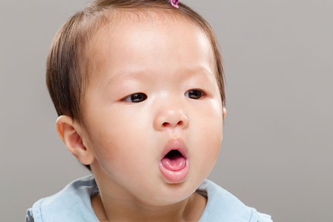 기침이 지속되는 어린이는 주요 호흡기 질환의 징후입니다.