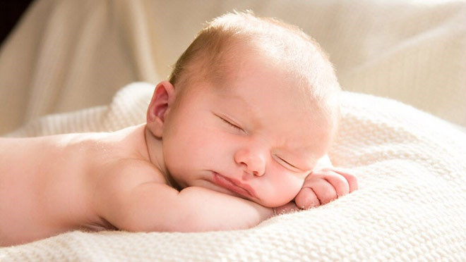 아기는 몇 시에 일광욕을 해야 합니까?  (2 부)