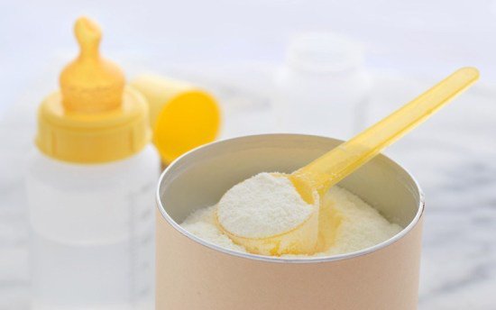 분유를 먹는 아기는 모유를 먹는 아기보다 유문 협착증의 위험이 더 높습니다