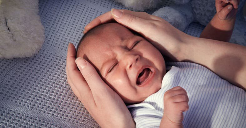 밤에 아기가 울면 어떻게 해야 할까요?