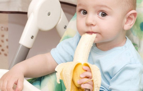 바나나는 아기에게 설사를 유발할 수 있습니다.