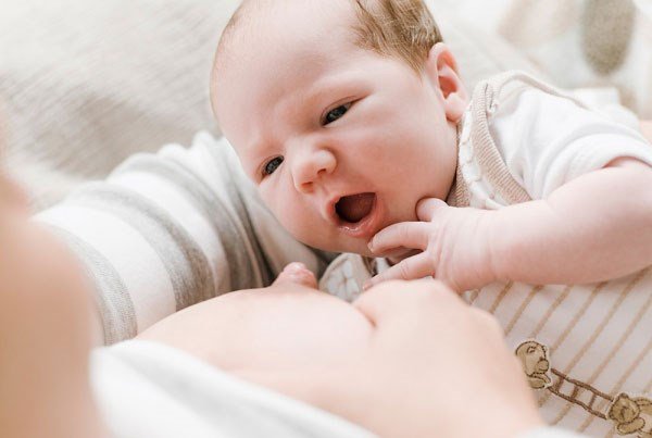 4개월 된 아기가 우유 마시기도 게을리하고 살도 찌지 않는 질병은?