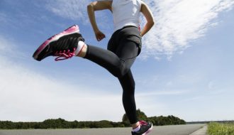 인간의 평균 달리기 속도는 얼마입니까? 그것은 어떤 요인에 의해 결정됩니까?