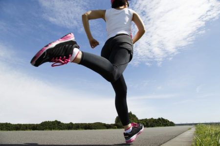인간의 평균 달리기 속도는 얼마입니까? 그것은 어떤 요인에 의해 결정됩니까?